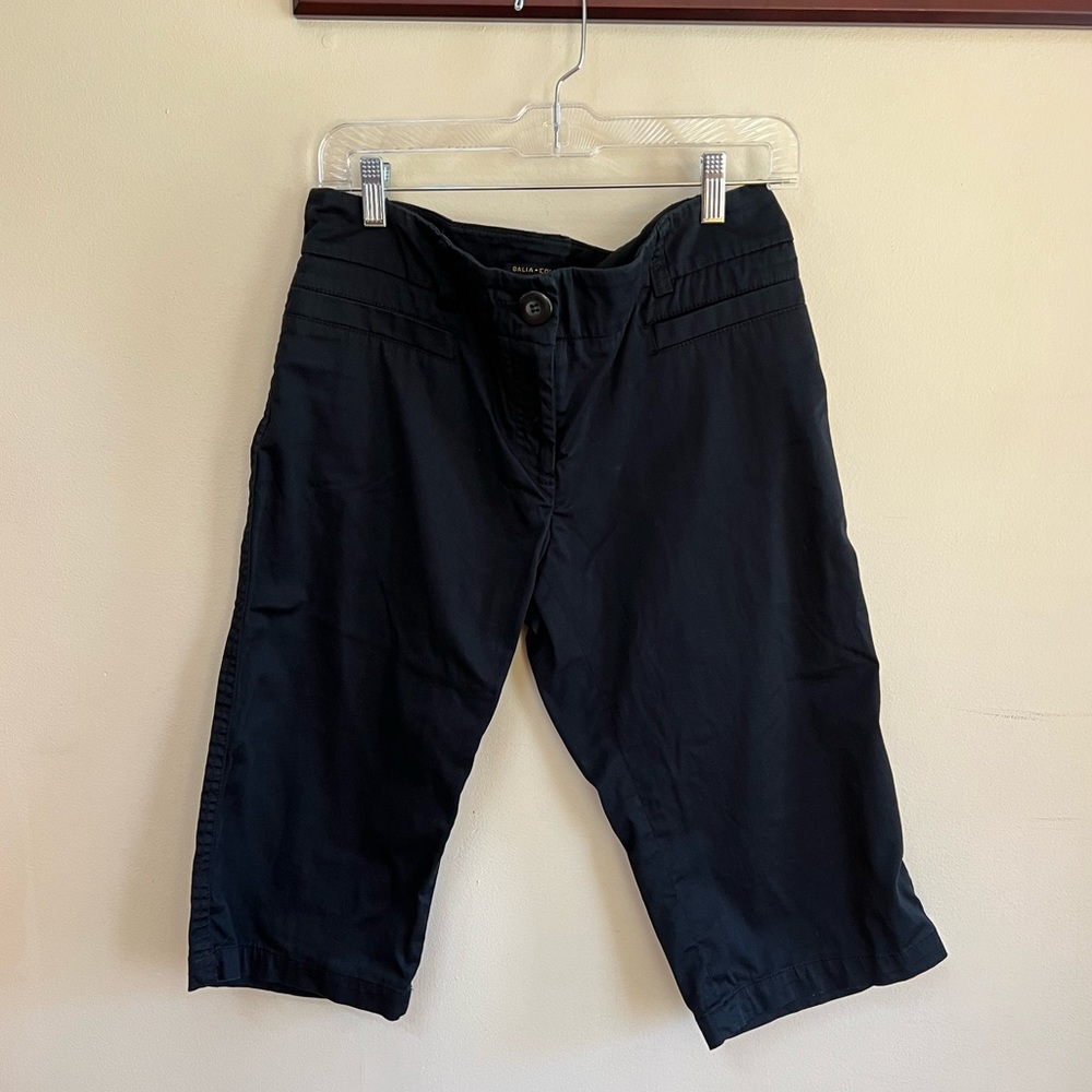 Dahlia Collection Black Capris Size 10P